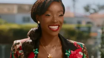 Van Cleef & Arpels Friv­o­le Ear­rings worn by Chelsea Lazkani as seen in Selling Sunset (S05E08)