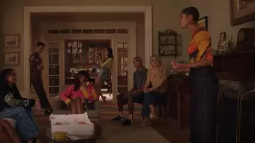 Bottega Veneta Salon 03 Denim Jeans usados por Julien Calloway (Jordan Alexander) como se ve en Gossip Girl (S02E10)