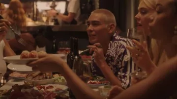 Just Don The Islanders Hawaiian Button Up porté par Akeno 'Aki' Menzies (Evan Mock) comme on le voit dans Gossip Girl (S02E10)