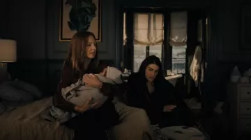 Mejuri Pa­per­clip Chain Charm Bracelet worn by Gina Baxter (Hope Davis) as seen in Your Honor (S02E03)