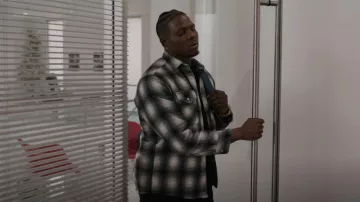 Noon Goons Tahoe Quilted Flannel Grey worn by Cam Watkins (Mitchell Edwards) as seen in All American: Homecoming (S02E09)