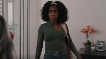 Abercrombie and Fitch Long Sleeve Mesh Coutout Bodysuit porté par Gabrielle (Heather Lynn Harris) vu dans All American: Homecoming (S02E09)