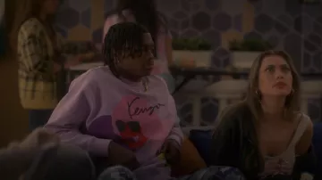 Sudadera Kenzo Tribute usada por Zeke (Ceyair J Wright) como se ve en grown-ish (S05E12)