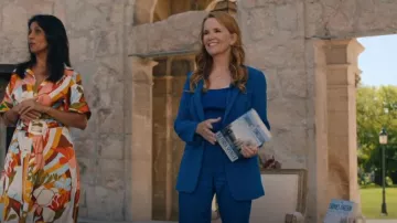 Hugo Boss Relaxed-Fit Jacket in Crease-Resistant Japanese Crepe worn by Victoria Spencer (Lea Thompson) as seen in The Spencer Sisters (S01E01)