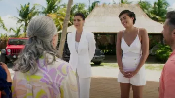 Zara Bermu­da Shorts With Gold­en But­tons worn by Ruby Akuda (Kiara Barnes) as seen in Fantasy Island (S01E04)