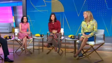 Alice + Olivia Willa Floral Print Blouse worn by Lara Spencer as seen in Good Morning America on February 2, 2023