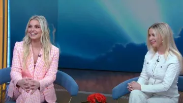 Sandro Emilie Tweed Veste portée par Raquelle Stevens vue dans Good Morning America le 3 février 2023
