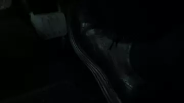 Oxford Cole Haan shoes worn by Fox Mulder (David Duchovny) in The X-Files: On the Edge of the Real (S11E01)