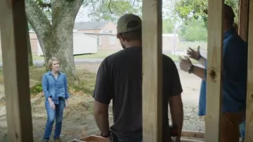 Cloth and Stone Denim Printed Shirt worn by Erin Napier as seen in Home Town (S07E02)