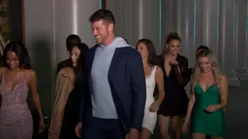 Asos Black circle Trim Cutout Vestido usado por Susie Evans como se ve en The Bachelor (S26E03)