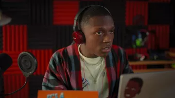 Sony Red Headphones worn by Andre (Zaire Adams) in Freeridge (S01E04)