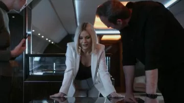 Veronica Beard Elsbury Crepe Acampanado Pantalones usados por Billie Pearce (Catherine Zeta-Jones) como se ve en National Treasure: Edge of History (S01E03)