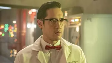 Lunettes Ray-Ban Clubmaster portées par le Dr Ben Song (Raymond Lee) dans Quantum Leap (S01E11)