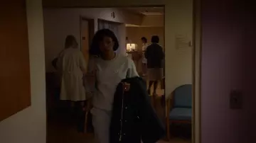 Champion grey crewneck sweatshirt worn by Whitney Houston (Naomi Ackie) in Whitney Houston: I Wanna Dance with Somebody