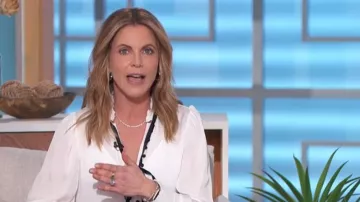 Alice + Olivia Zina Contrast Trim Shirt worn by Natalie Morales as seen in The Talk on  February 6, 2023