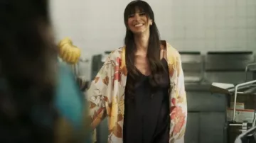 Forever 21 Floral Prtined Satin Kimono worn by Elena Roarke (Roselyn Sánchez) as seen in Fantasy Island (S02E05)