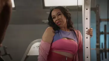 Year of Ours Ribbed Cut Out Bra porté par Denise Patterson (Alexis Fields) comme on le voit dans All American (S05E10)