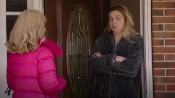 Oksun Fleece Warm Robe worn by Kelly Mallet (Chelsea Holmes) as seen in Welcome to Flatch (S02E13)