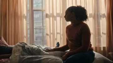 Vince Chaussure roulée en cachemire bouilli léger pour femmes portée par Regina Howard (Christina Moses) comme on le voit dans A Million Little Things (S04E09)