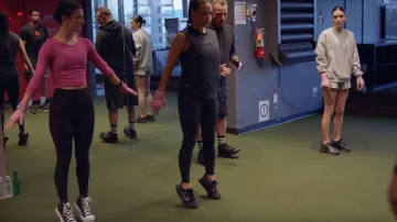 Lululemon Align™ Super High Rise Pant usado por Charli D'Amelio como se ve en The D'Amelio Show (S02E09)