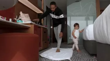 Pantalon Nike Sportswear Tech Fleece Jogger porté par Usman Khawaja comme on le voit dans The Test (saison 2 épisode 2)