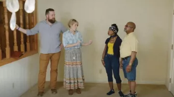 Mod Boutique The Halo Boho Paisley Skirt worn by Erin Napier as seen in Home Town (S07E06)