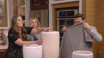 Anthropologie Puff-Sleeve Lace Dress usado por Monica Mangin como se ve en LIVE with Kelly and Ryan el 11 de febrero de 2023