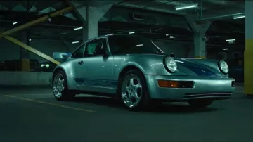 1993 Porsche 911 Carrera RS 3.8 dans le rôle de Mirage (Pete Davidson) dans le film Transformers: Rise of the Beasts