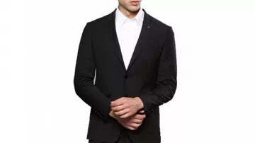 Grey formal Shirt worn by Lucifer Morningstar (Tom Ellis) in Lucifer TV series outfits (Season 5 Episode 2)