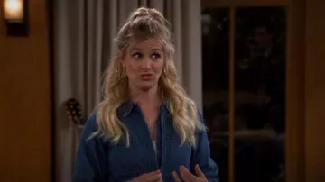 Madewell Garment Teint Denim Crop Coverall Combinaison portée par Gemma Johnson (Beth Behrs) vue dans The Neighborhood (S05E12)