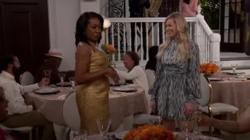 Mini robe à col fictif imprimée Aqua portée par Gemma Johnson (Beth Behrs) vue dans The Neighborhood (S05E13)