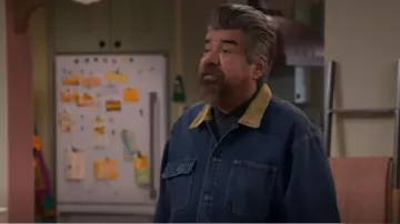 Levi's® Pre­mi­um Sun­set Truck­er Jack­et worn by George (George Lopez) as seen in Lopez vs. Lopez (S01E11)