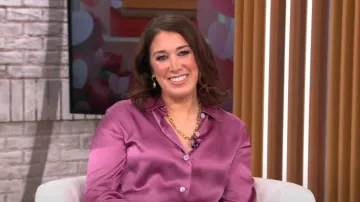 Vince Relaxed Button-Up Silk Blouse worn by  Sarah Gelman as seen in CBS Mornings on February 13, 2023