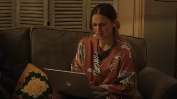 H&M Satin Bathrobe worn by Ashley (Rosa Robson) as seen in Buffering (S02E02)
