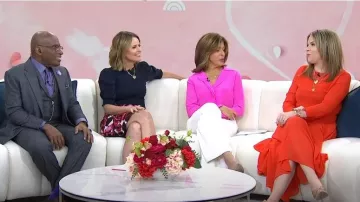 Robe longue ample Maje portée par Jenna Bush Hager comme vu dans Aujourd’hui le 13 février 2023