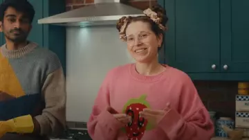 Asos Design Sweater worn by Rosie (Jessie Cave) as seen in Buffering (S02E03)