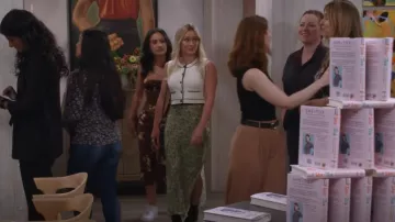 Favorite Daughter The Gwen Floral Satin Skirt worn by Sophie (Hilary Duff) as seen in How I Met Your Father (S02E04)