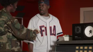 Fila baskball jersey in white worn by Gary aka GZA (Johnell Young) as seen in Wu-Tang: An American Saga (S03E01)