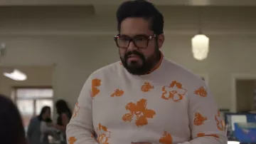 Ted Baker Sandsen Pull porté par Dennis (Josh Banday) vu dans Not Dead Yet (S01E03)