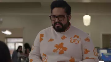 Ted Baker Sandsen Pull porté par Dennis (Josh Banday) vu dans Not Dead Yet (S01E03)