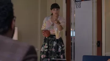 Ted Baker Emmalin Jupe treillée secrète portée par Sam (Hannah Simone) vue dans Not Dead Yet (S01E03)