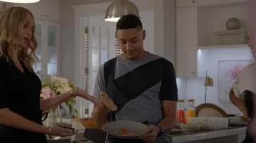 QCM par Alexander McQueen Tee Dazzle Colorblock porté par Jordan Baker (Michael Evans Behling) vu dans All American (S04E02)