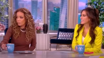 SIR Sylvie Vestido con flecos de manga larga usado por Sunny Hostin como se ve en The View el 17 de febrero de 2023