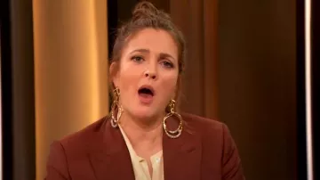 Max mara Blazer de lana y mohair usado por Drew Barrymore como se ve en The Drew Barrymore Show el 5 de febrero de 2023