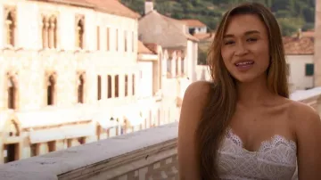 Superdown Kendall Lace Crop Top porté par Sarah Hamrick comme on le voit dans The Bachelor (S26E06)