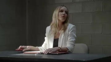Veronica Beard Eiza Veste ceinturée portée par Laura Fine-Baker (Monet Mazur) vue dans All American (S04E12)