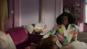 Tunique en lin imprimé Staud Enzo portée par Angie Wilson (Shoniqua Shandai) vue à Harlem (S02E03)