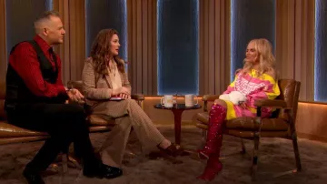 Fin de semana Max Mara Seggio Houndstooth Pantalones de pierna ancha usados por Drew Barrymore como se ve en The Drew Barrymore Show el 17 de febrero de 2023