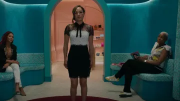 Sandro Tie Neck Lace Swai Robe portée par Quinn Joseph (Grace Gealey) vue à Harlem (S02E04)