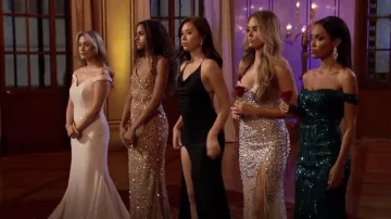 Vestido Off-the-Shoulder adornado de Fashion Nova Green usado por Serene Russell como se ve en The Bachelor (S26E07)
